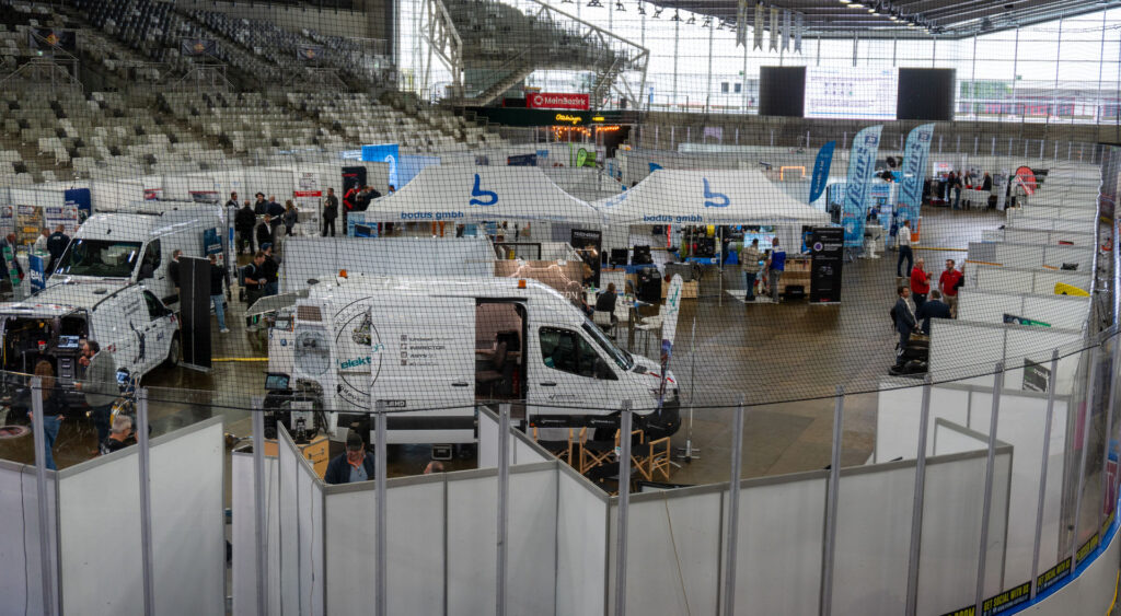 Blick über die Ausstellung in der Arena